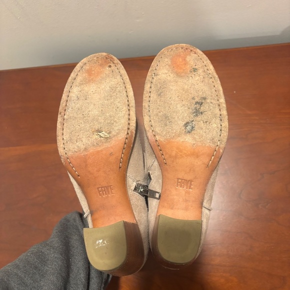 Frye Women's Meghan Ankle Booties in Tan Size 7 - Picture 9 of 13